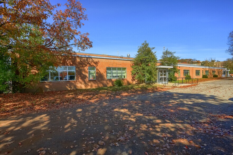 More Photos Of 150 Gamma Dr, Pittsburgh Light Manufacturing For Sale