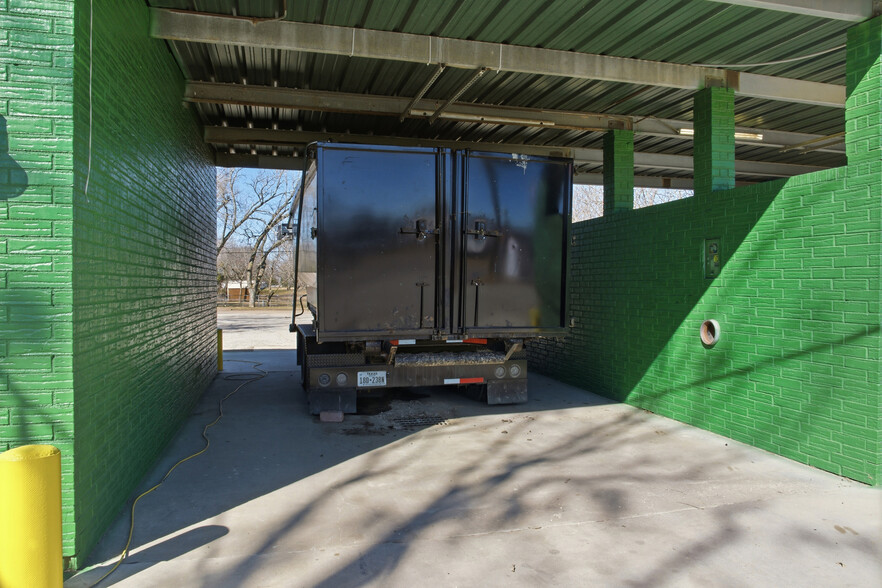 More Photos Of 703 Avenue E, Moody Specialty For Sale