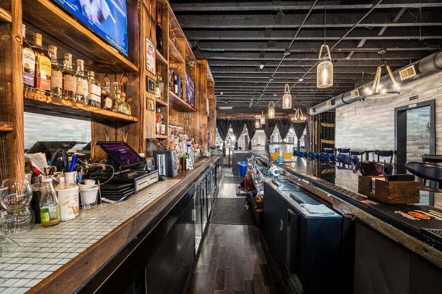 More Photos Of 990 Broadway, Bayonne Restaurant For Sale