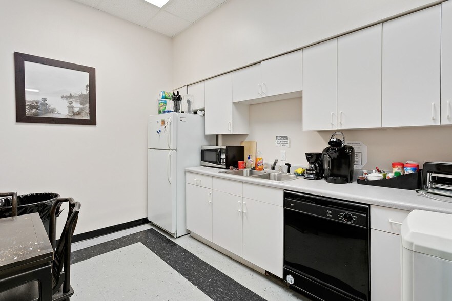 More Photos Of 1920 Boothe Cir, Longwood Office For Lease