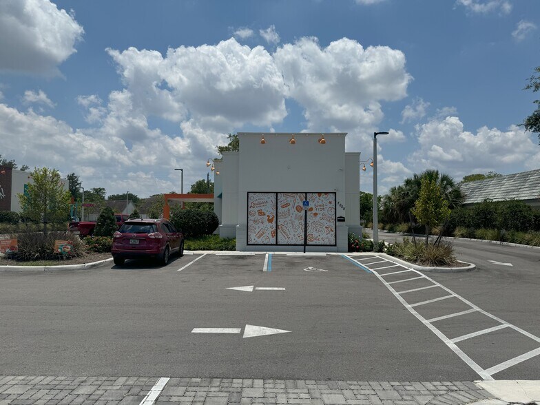 More Photos Of 7050 W Commercial Blvd, Lauderhill General Retail For Sale