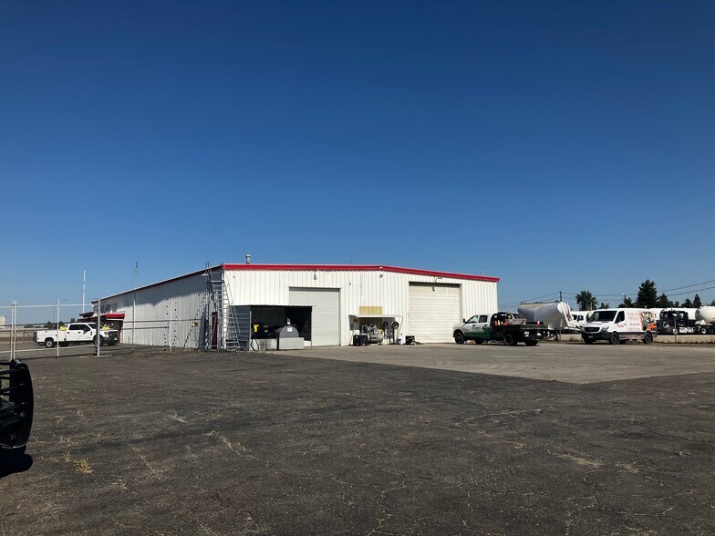 More Photos Of 4420 State Rd, Bakersfield Warehouse For Lease