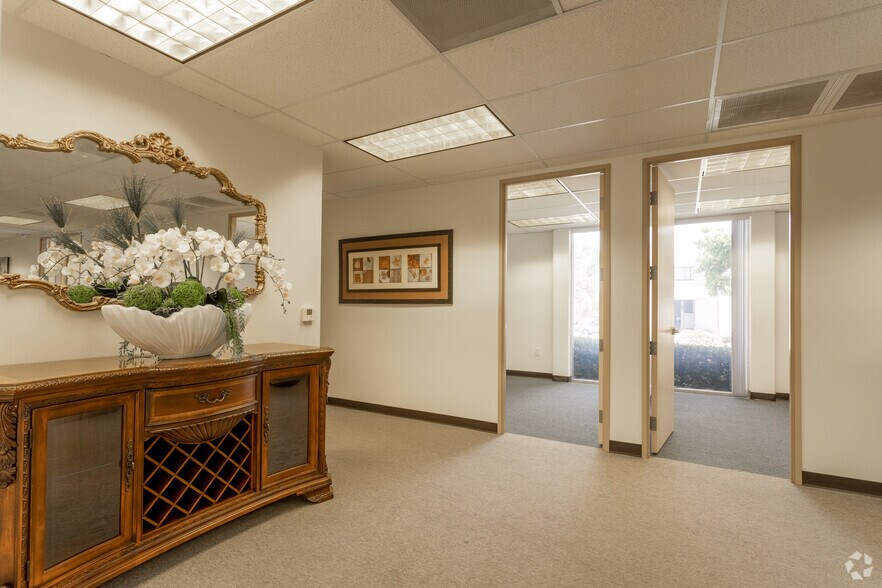 More Photos Of 415 Huntington Dr, San Marino Loft Creative Space For Lease