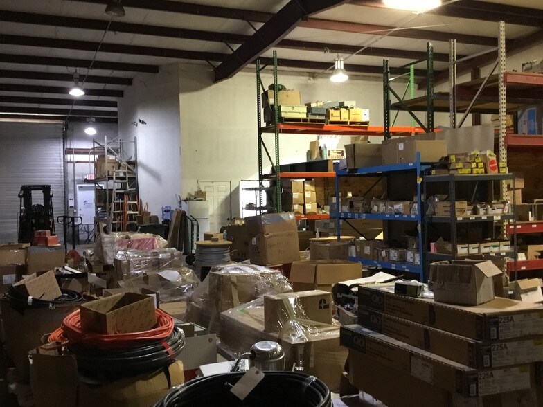 More Photos Of 5612 6th St W, Lehigh Acres Warehouse For Lease