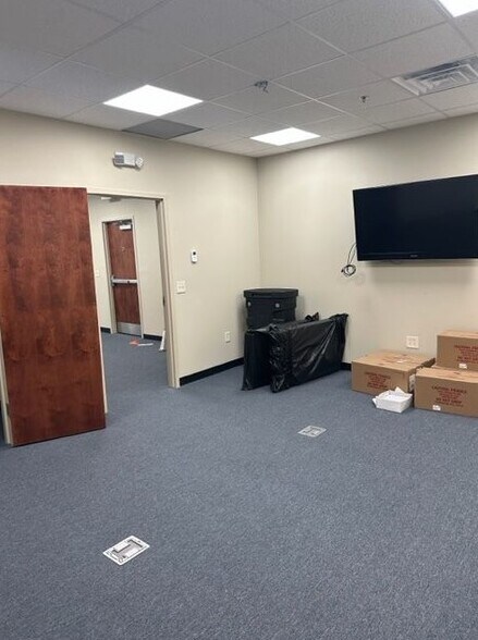 More Photos Of 5328 Lanier Islands Pky, Buford Medical For Lease