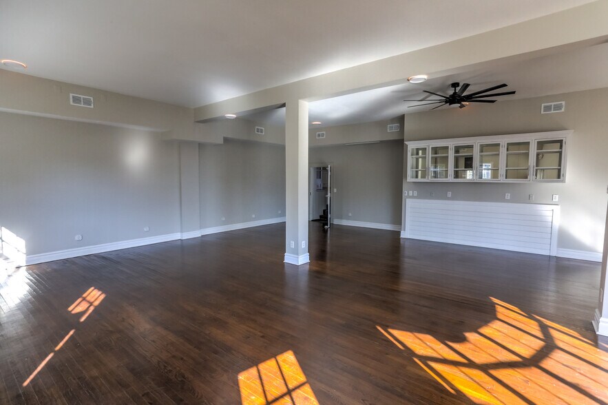 More Photos Of 700 W Garden St, Pensacola Freestanding For Lease