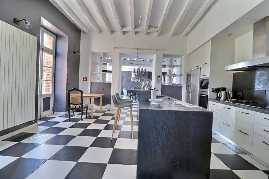 More Photos Of , Cholet Office For Sale