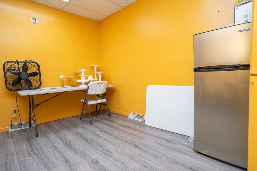 More Photos Of 3017-3019 Belmont Ave, Youngstown Office For Sale