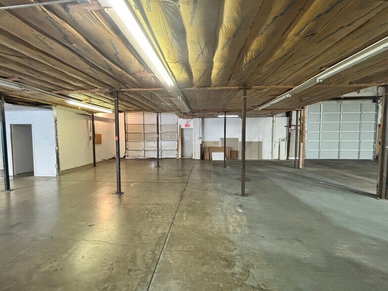 More Photos Of 2618 Cherry Ave NE, Salem Industrial For Sale