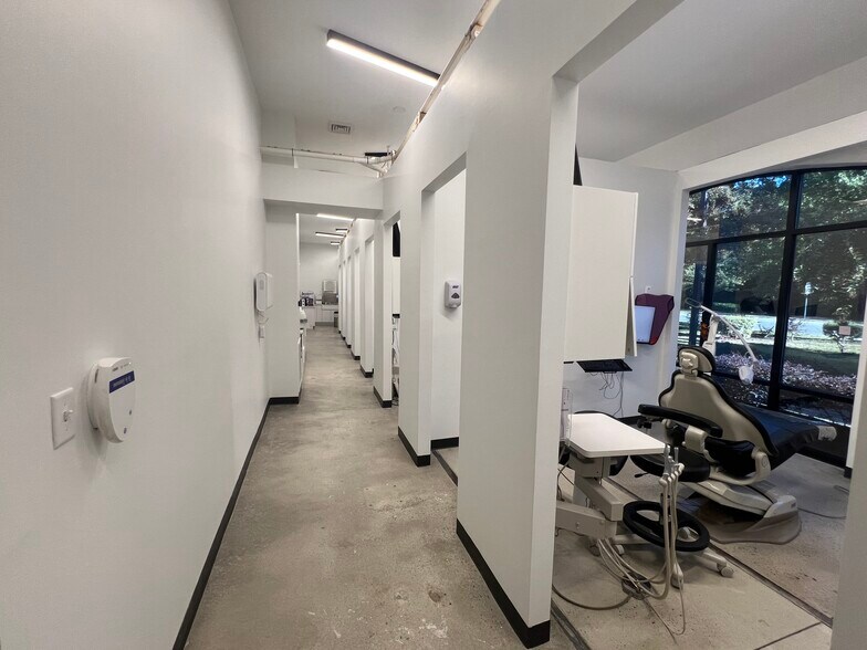 More Photos Of 159 Eagle Harbor Pky, Carrollton Medical For Sale