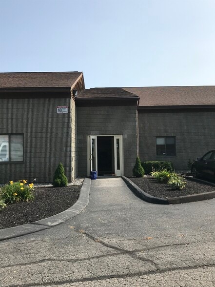 More Photos Of 37-41 Evergreen Dr, Portland Warehouse For Lease