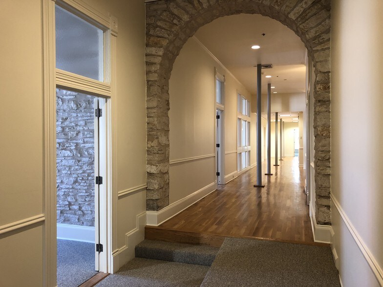 More Photos Of 620 Congress Ave, Austin Office For Lease