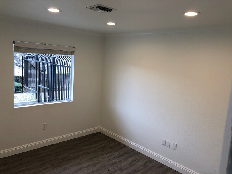 More Photos Of 415-419 E Cross Ave, Tulare Office For Lease