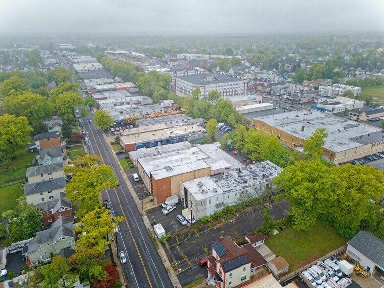 More Photos Of 300-306 W 1st Ave, Roselle Warehouse For Sale
