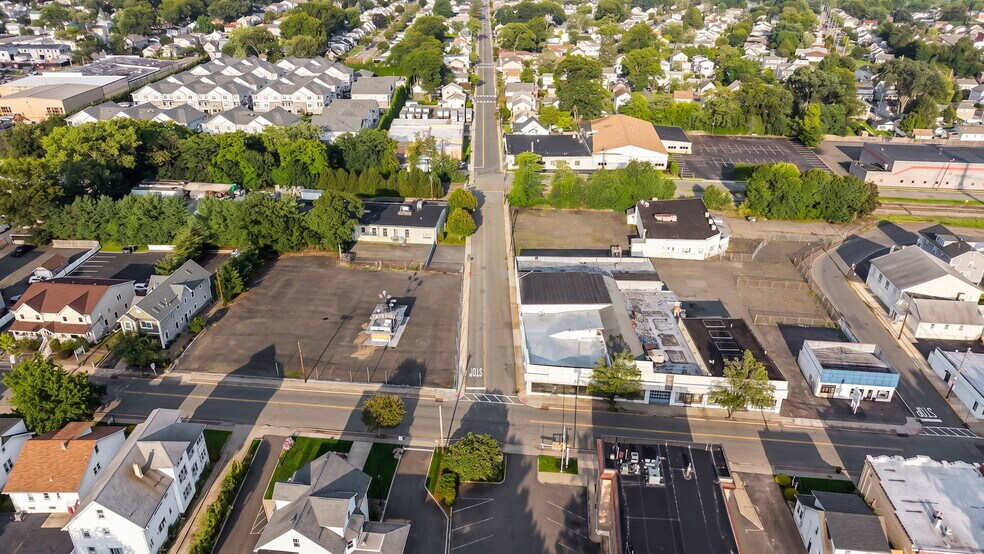 More Photos Of 471-491 Lafayette Ave, Hawthorne Auto Dealership For Sale