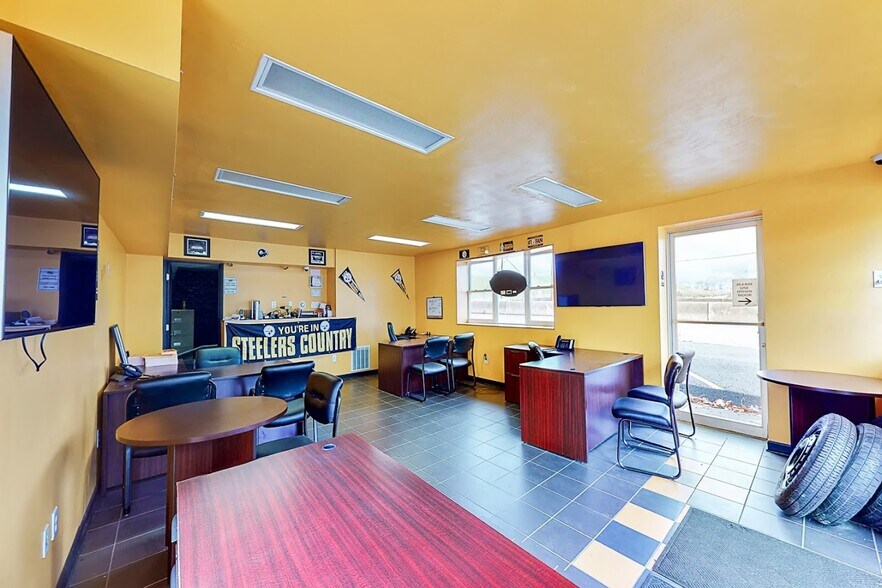 More Photos Of 3706-3710 Lebanon Church Rd, West Mifflin Auto Dealership For Lease