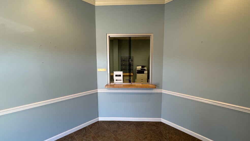 More Photos Of 4379 Easton Ave, Bethlehem Office For Sale