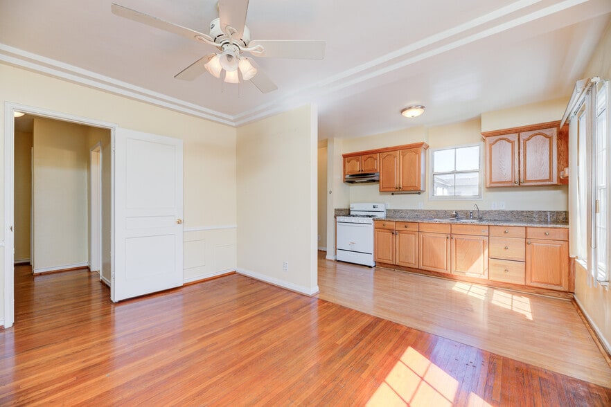 More Photos Of 913 S Wilton Pl, Los Angeles Apartments For Sale