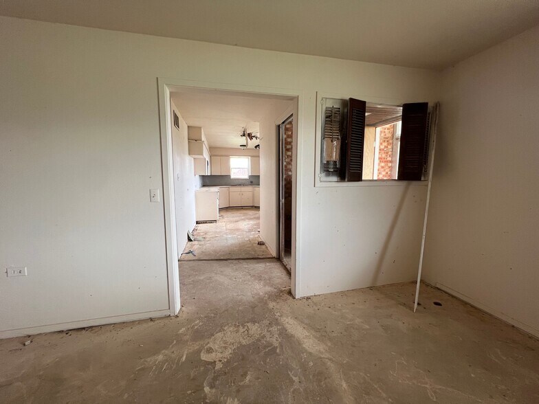 More Photos Of 2500 N Main St, Tahoka Hotel For Sale