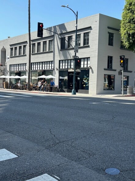 More Photos Of 9701-9725 Santa Monica Blvd, Beverly Hills Storefront Retail Office For Lease