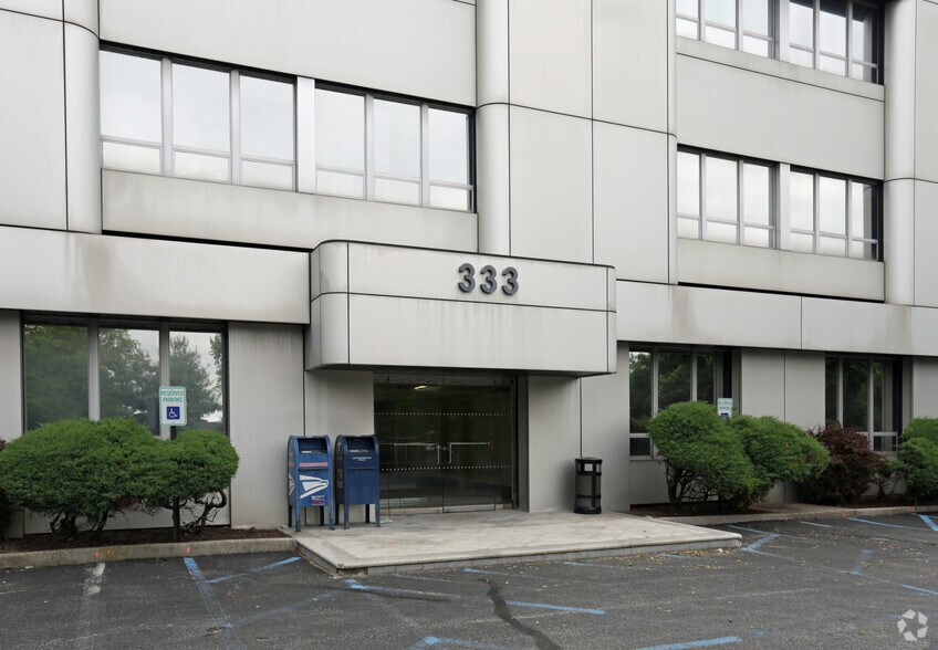 More Photos Of 333 Jericho Tpke, Jericho Office For Lease