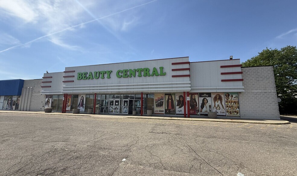 More Photos Of 35150 Central City Pky, Westland Freestanding For Lease
