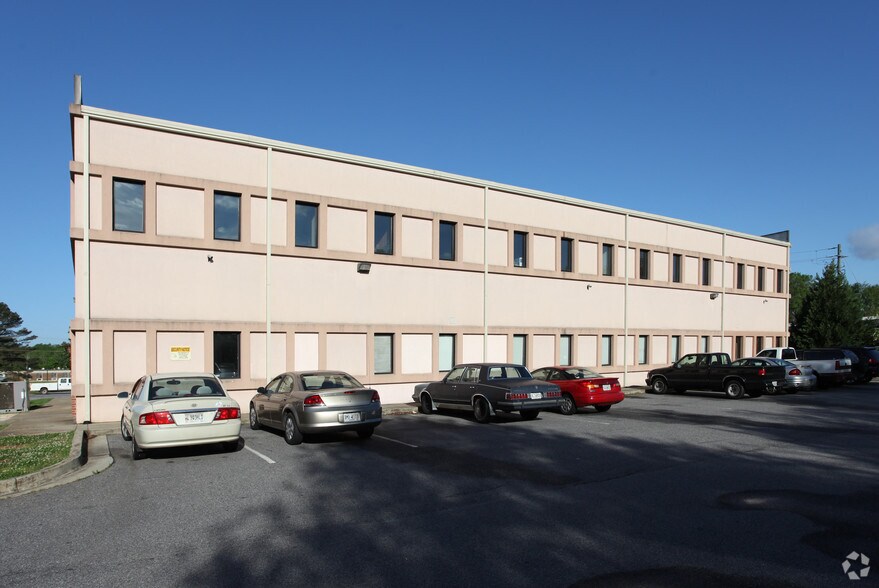 More Photos Of 1440 N Chase St, Athens Medical For Lease