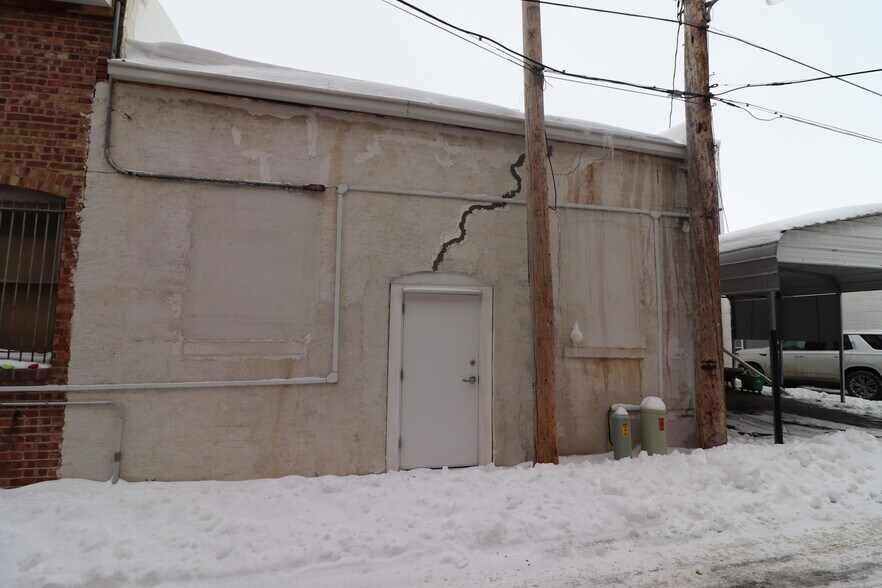 More Photos Of 1651 Washington St, Blair Storefront For Sale
