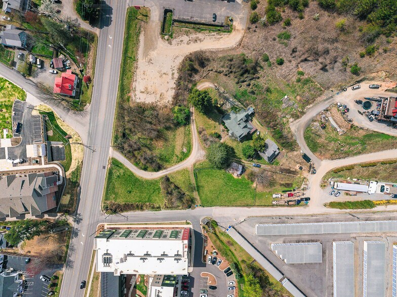 More Photos Of 2236 US 70 Hwy, Swannanoa General Retail For Sale