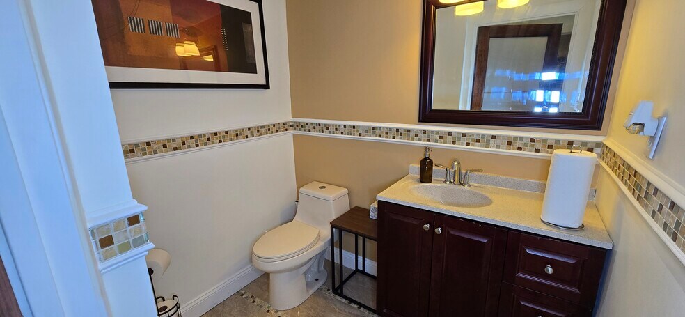 More Photos Of 7201-7211 Hanover Pky, Greenbelt Office Residential For Lease