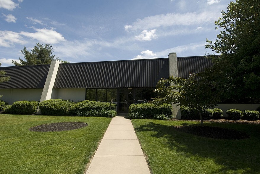 More Photos Of 6000 Lincoln Dr, Marlton Flex For Lease