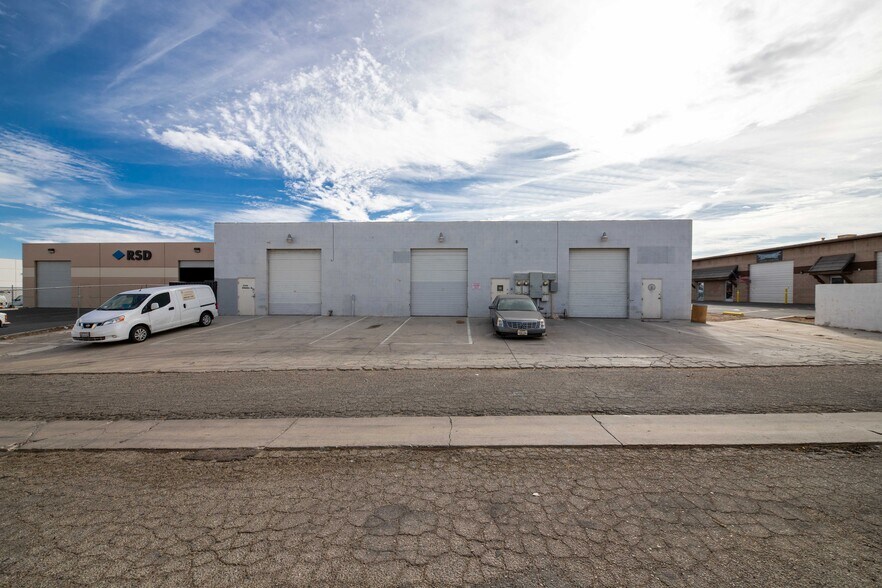 More Photos Of 15354 Bonanza Rd, Victorville Storefront Retail Office For Lease