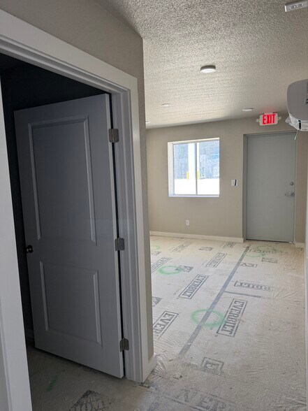 More Photos Of 8081 Old Bastrop Rd, New Braunfels Unknown For Lease