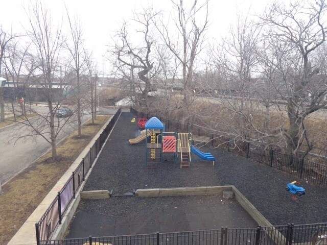 More Photos Of 1633 N Hamlin Ave, Chicago Office For Lease