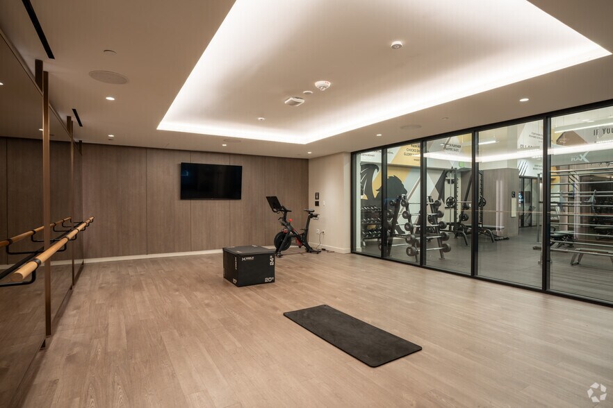 More Photos Of 1000 S Capitol St SE, Washington Apartments For Lease