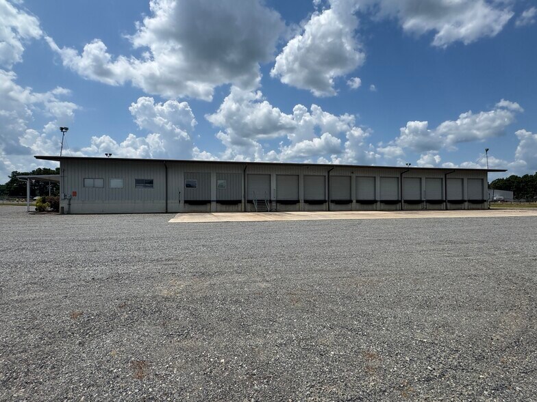 More Photos Of 7900 Greenwood Rd, Shreveport Warehouse For Lease
