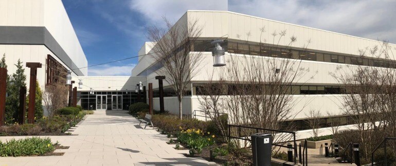 More Photos Of 999 S Oyster Bay Rd, Bethpage Warehouse For Lease