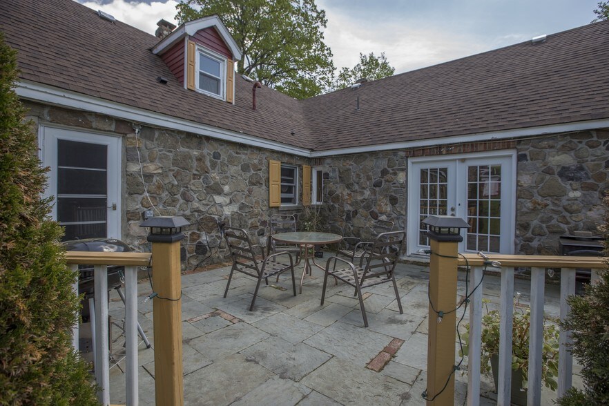 More Photos Of 201 Roses Hill Rd, Richfield Springs Hotel For Sale