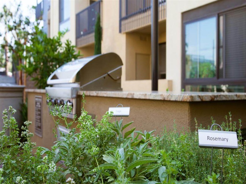 More Photos Of 9400 Corbin Ave, Northridge Apartments For Lease