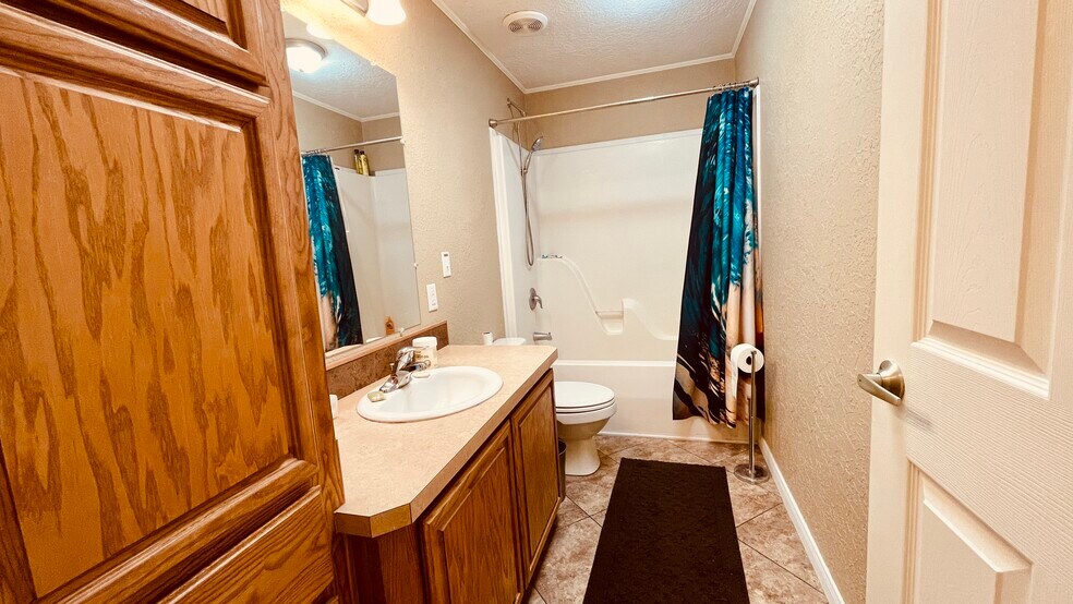 More Photos Of 1613 W San Antonio St, Marfa Specialty For Sale