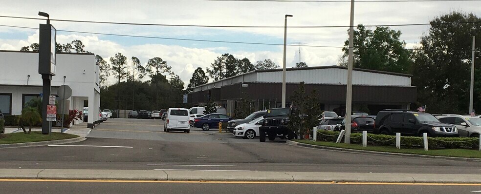 More Photos Of 9819 S Orange Blossom Trl, Orlando Industrial For Lease