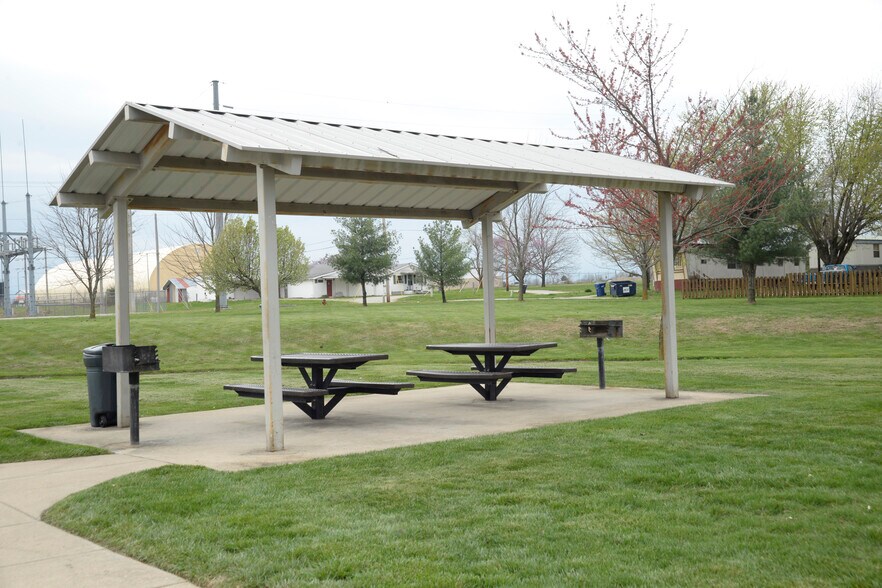 More Photos Of 1031 Ivey Ln, Lebanon Apartments For Sale