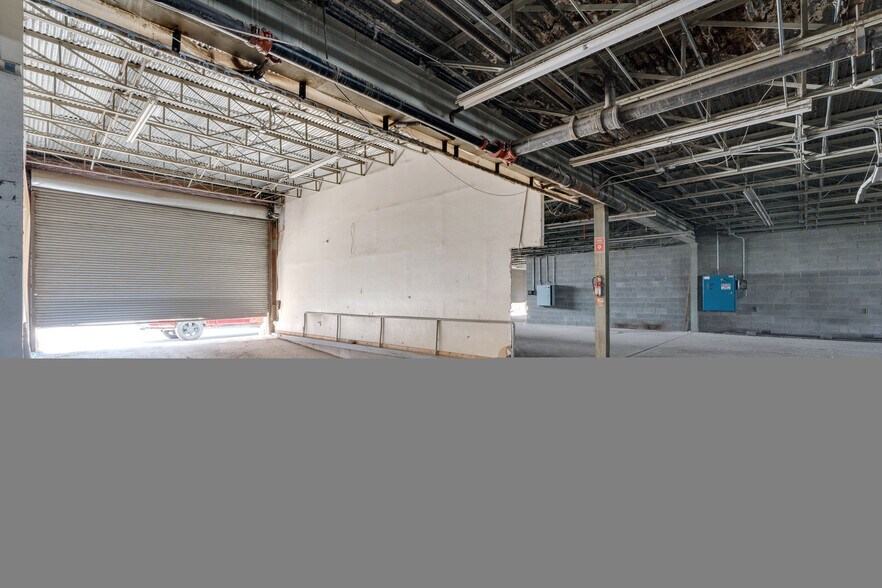 More Photos Of 220 N Saint Vrain St, El Paso Light Distribution For Sale