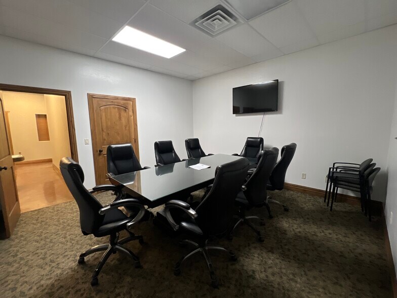 More Photos Of 655 S 4th E, Preston Fast Food For Lease