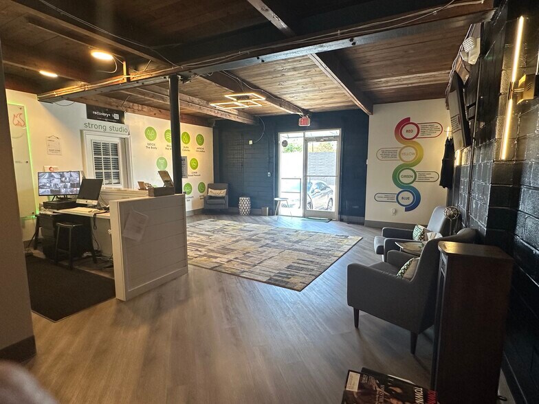 More Photos Of 165 Midland Ave, Lexington Health Club For Sale