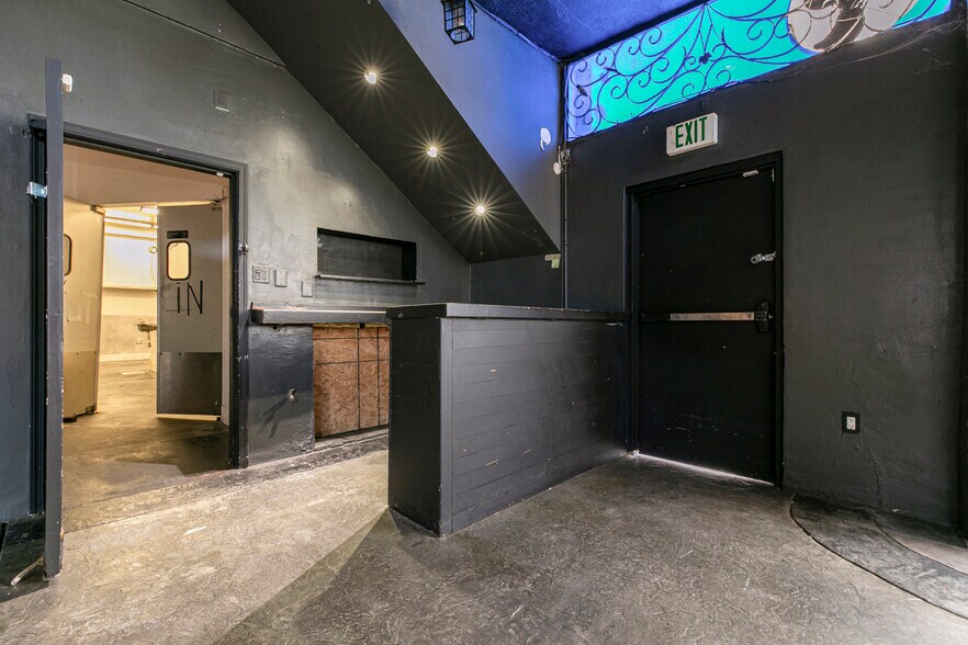 More Photos Of 6340 Yucca St, Los Angeles Restaurant For Sale