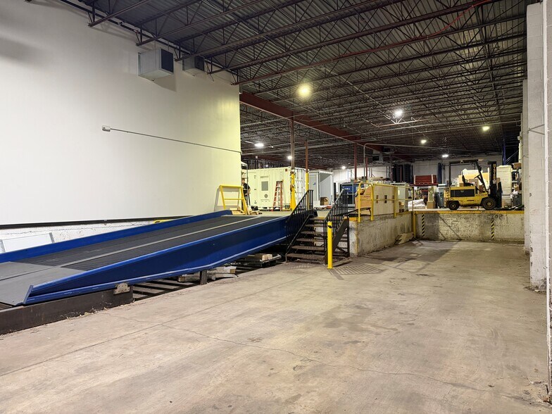 More Photos Of 5490 Western Ave, Boulder Industrial For Sale