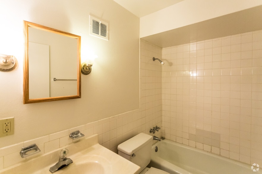 More Photos Of 1624 Northwinds Estates Dr, Saint Louis Apartments For Sale