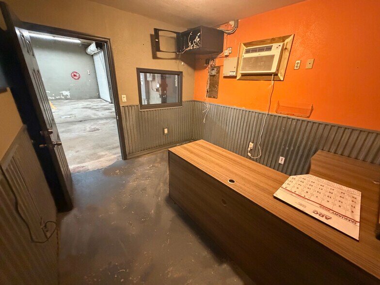 More Photos Of 1636 NE 12th Ter, Fort Lauderdale Manufacturing For Lease