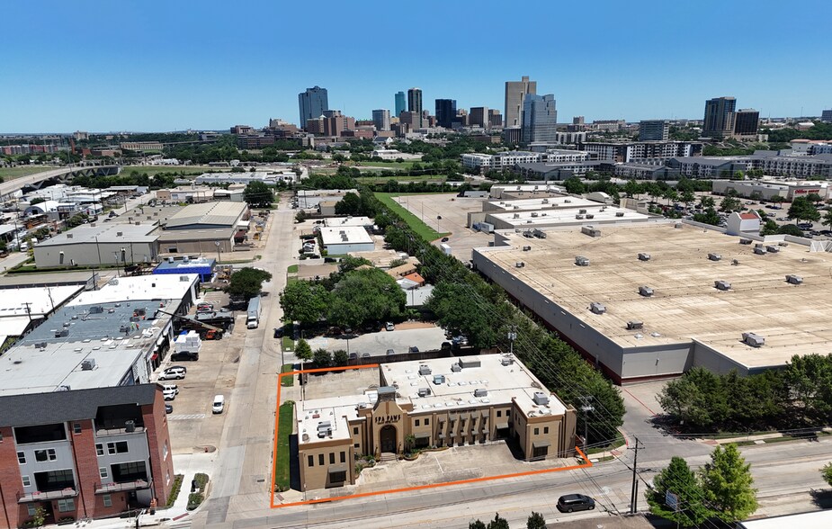 More Photos Of 251 Carroll St, Fort Worth Freestanding For Sale